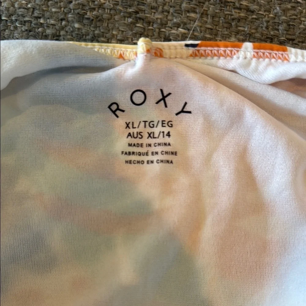Roxy embrace bold